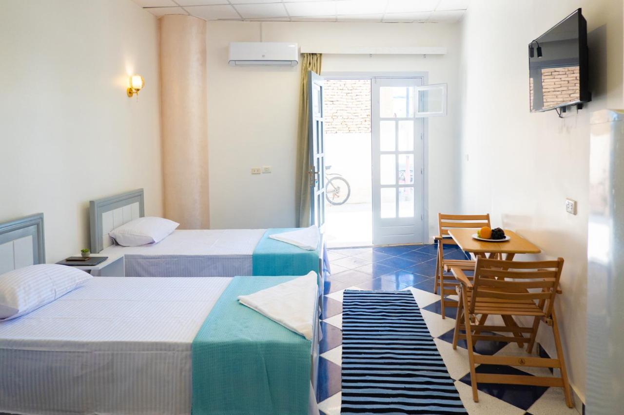 دهب White Flat Studios المظهر الخارجي الصورة