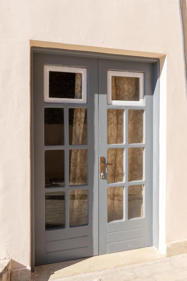 دهب White Flat Studios المظهر الخارجي الصورة