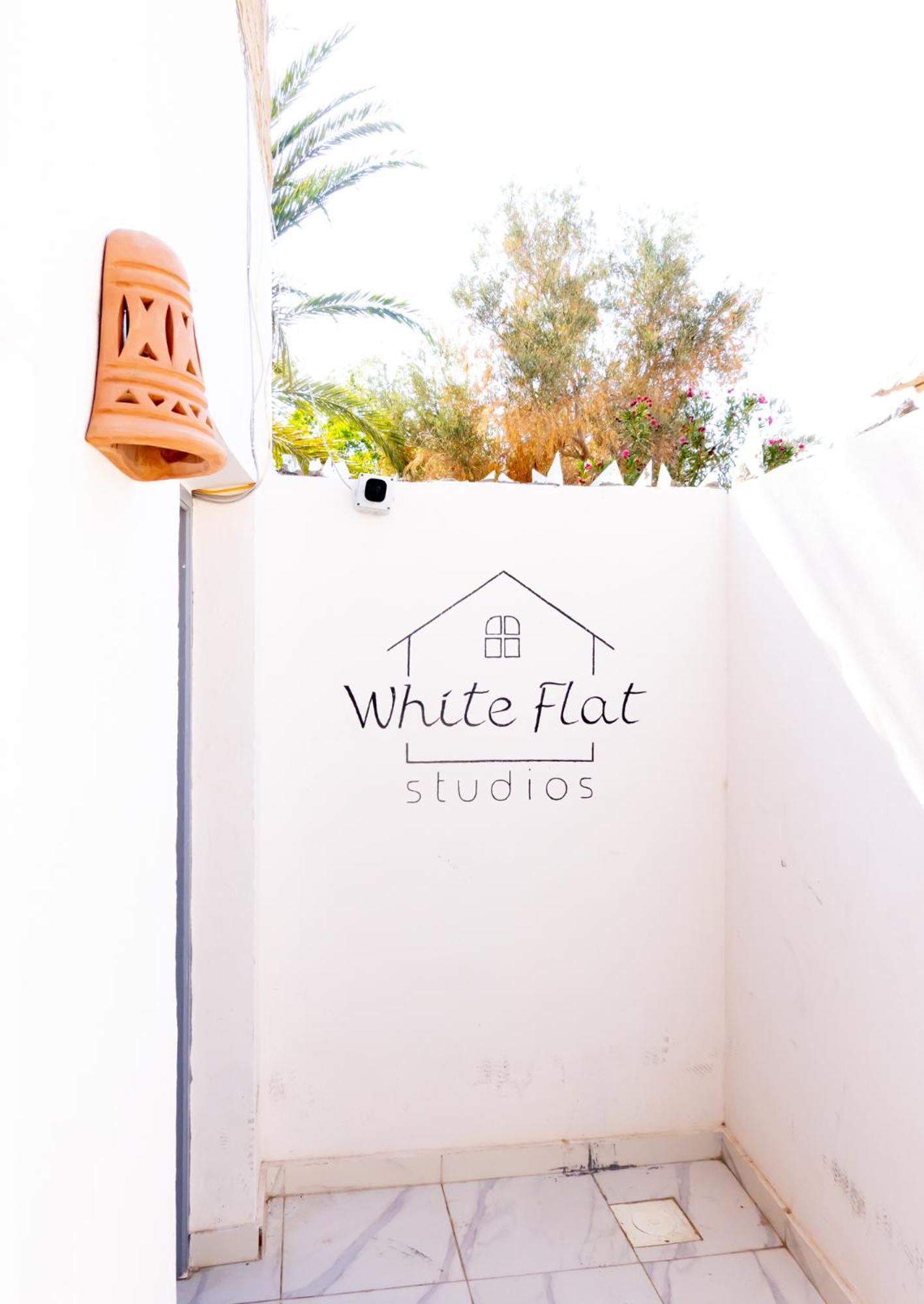 دهب White Flat Studios المظهر الخارجي الصورة